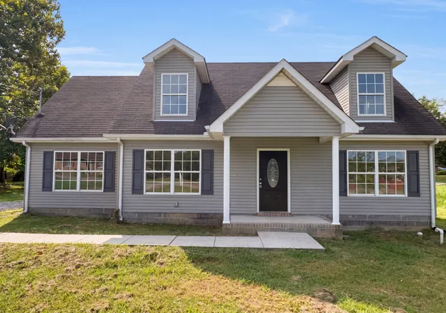Photo 1 of Single family home for sale at 305 Shadow Dr, Shelbyville, TN 37160 | MLS# 3526354 | Listing updated on 2026-09-17