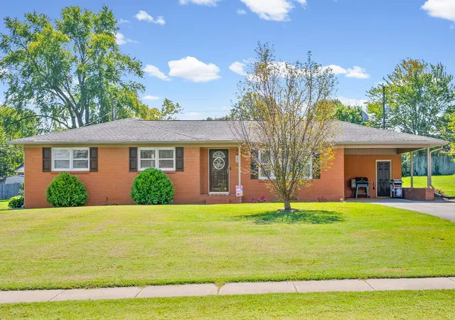 Photo 1 of Single family home for sale at 204 Millbrooke Dr, Hopkinsville, KY 42240 | MLS# 3527144 | Listing updated on 2026-08-26
