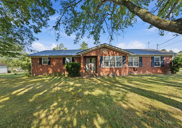 Photo 2 of Single family home for sale at 135 Blakemore Rd, Manchester, TN 37355 | MLS# 3531061 | Listing updated on 2026-09-20