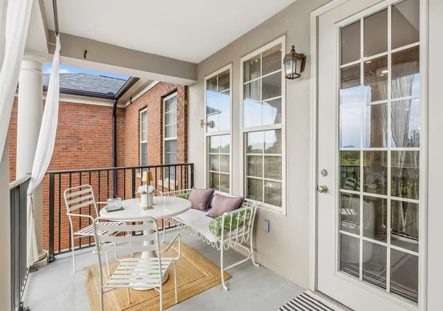 Listing Photo 4 - Condo for sale in building located at 309 Seven Springs Wy, Brentwood, TN 37027 - Unit #403