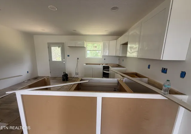 3rd image of 207 Long Hollow Rd, Clinton, TN 37716 | MLS# 3526382