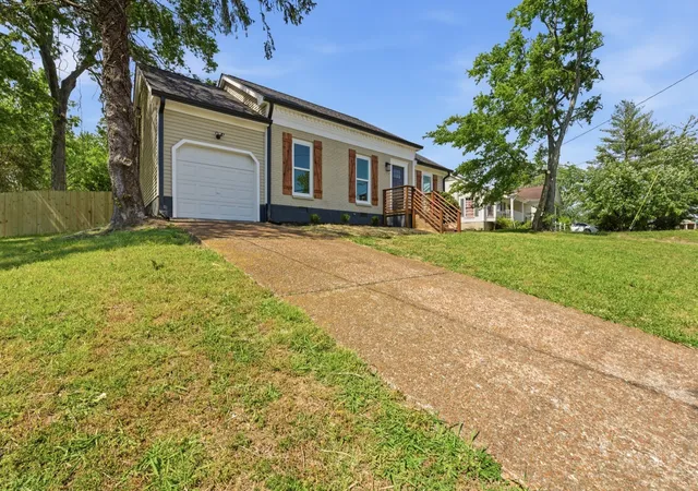 Photo 2 of Single family home for sale at 737 Heritage Dr, Madison, TN 37115 | MLS# 3526416 | Listing updated on 2026-09-01