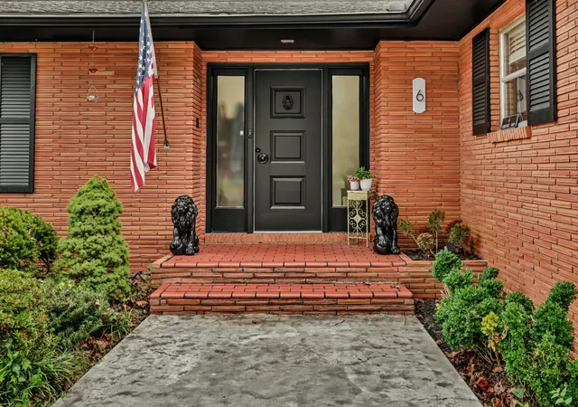 Photo 3 of Single family home for sale at 6 Canterbury Rd, Clarksville, TN 37043 | MLS# 3599459 | Listing updated on 2026-09-25