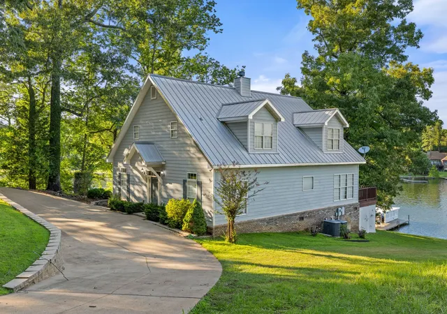 1st image of 395 Bennett Way, Florence, AL 35634 | MLS# 3526444