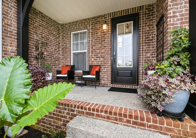 Photo 3 of Single family home for sale at 143 Compton St, Gallatin, TN 37066 | MLS# 3593298 | Listing updated on 2026-09-30