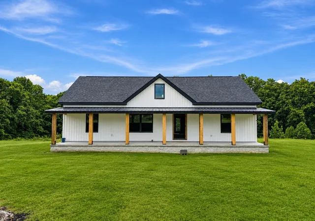 Photo 2 of Single family home for sale at 2700 Pinewood Road, Lyles, TN 37098 | MLS# 3526524 | Listing updated on 2026-09-16