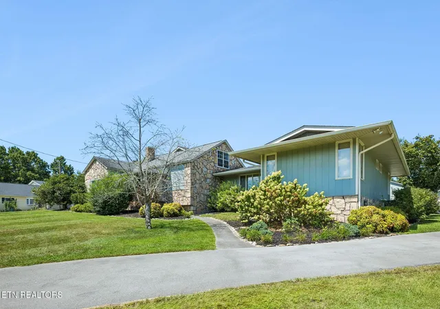 Photo 1 of Single family home for sale at 8005 Corryton Luttrell Rd, Corryton, TN 37721 | MLS# 3609764 | Listing updated on 2026-10-01