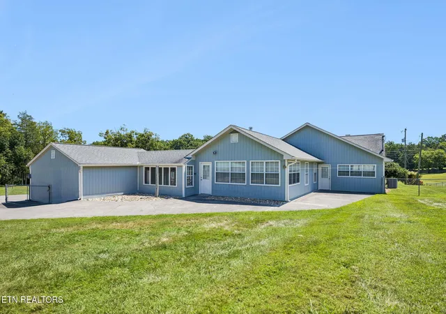 Photo 3 of Single family home for sale at 8005 Corryton Luttrell Rd, Corryton, TN 37721 | MLS# 3609764 | Listing updated on 2026-10-01