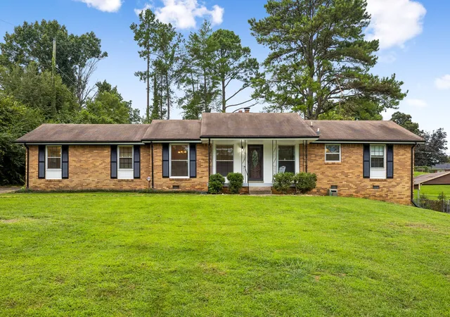 1st image of 2322 Canterbury Rd, Clarksville, TN 37043 | MLS# 3527874