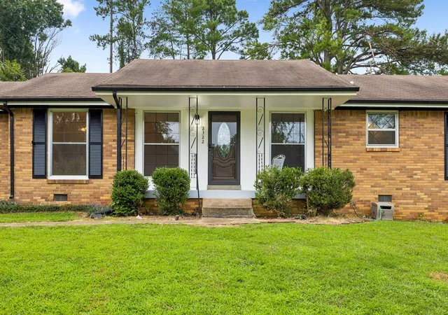 2nd image of 2322 Canterbury Rd, Clarksville, TN 37043 | MLS# 3527874