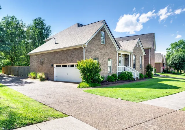 Photo 3 of Single family home for sale at 3197 Bush Dr, Franklin, TN 37064 | MLS# 3531100 | Listing updated on 2026-10-23