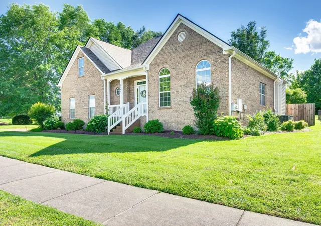Photo 4 of Single family home for sale at 3197 Bush Dr, Franklin, TN 37064 | MLS# 3531100 | Listing updated on 2026-10-23