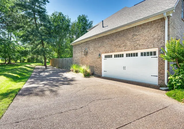 Photo 2 of Single family home for sale at 3197 Bush Dr, Franklin, TN 37064 | MLS# 3531100 | Listing updated on 2026-10-23