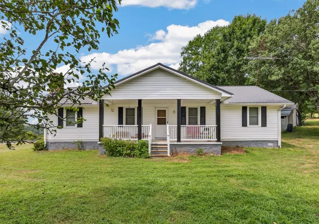 Photo 1 of Single family home for sale at 2385 Pulaski Hwy, Fayetteville, TN 37334 | MLS# 3528557 | Listing updated on 2026-09-03