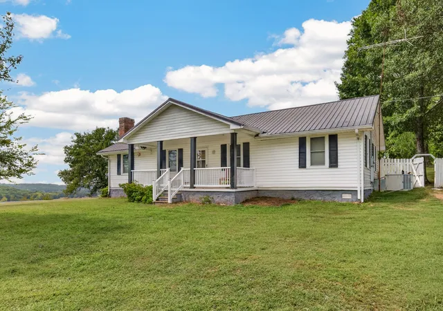 Photo 2 of Single family home for sale at 2385 Pulaski Hwy, Fayetteville, TN 37334 | MLS# 3528557 | Listing updated on 2026-09-03
