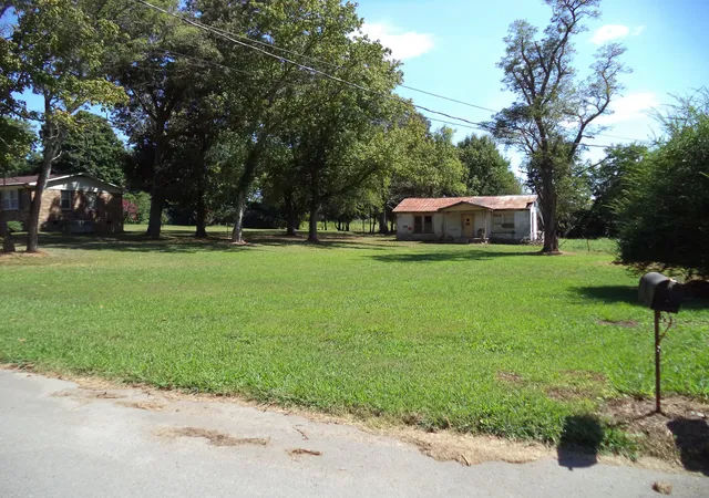 Photo 3 of Sale Pending at 8 Johnson School Rd, Fayetteville, TN 37334 | MLS# 3528658 | Listing updated on 2026-09-03