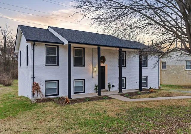 Photo 3 of Single family home for sale at 601 Huntington Pkwy, Nashville, TN 37211 | MLS# 3526564 | Listing updated on 2026-08-27