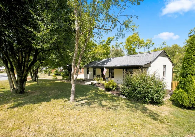 Photo 3 of Single family home for sale at 318 Binkley Dr, Nashville, TN 37211 | MLS# 3528519 | Listing updated on 2026-10-06