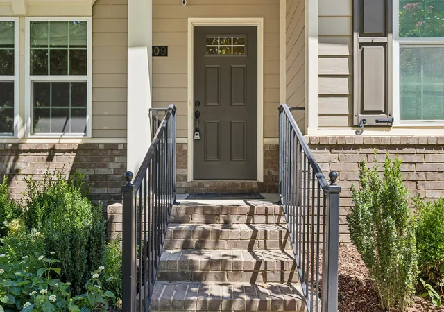 Photo 2 of Single family home for sale at 4009 Mossy Rock Ln, Franklin, TN 37064 | MLS# 3527308 | Listing updated on 2026-09-21