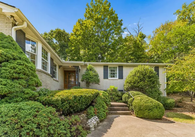 Photo 3 of Single family home for sale at 1091 Hidden Valley Rd, Brentwood, TN 37027 | MLS# 3593546 | Listing updated on 2026-09-18