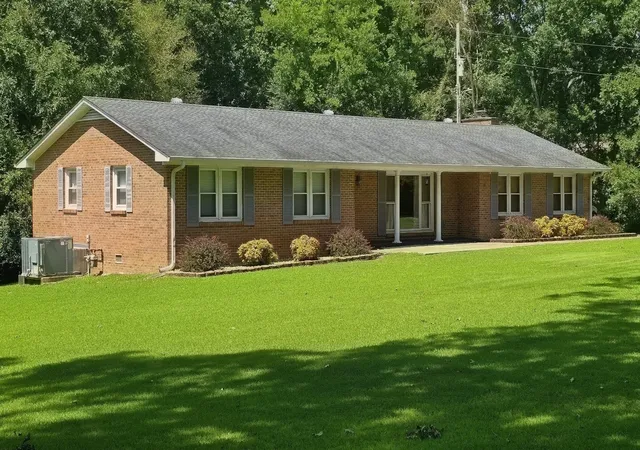 Single family home for sale at 907 Asbury Dr, New Johnsonville, TN 37134 | MLS# 3526909