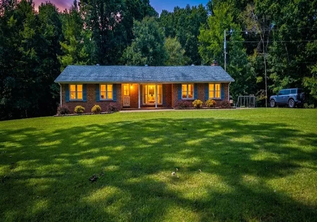 Photo 2 of Single family home for sale at 907 Asbury Dr, New Johnsonville, TN 37134 | MLS# 3526909 | Listing updated on 2026-09-02