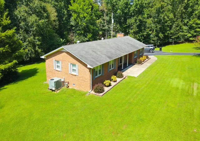 Photo 3 of Single family home for sale at 907 Asbury Dr, New Johnsonville, TN 37134 | MLS# 3526909 | Listing updated on 2026-09-02