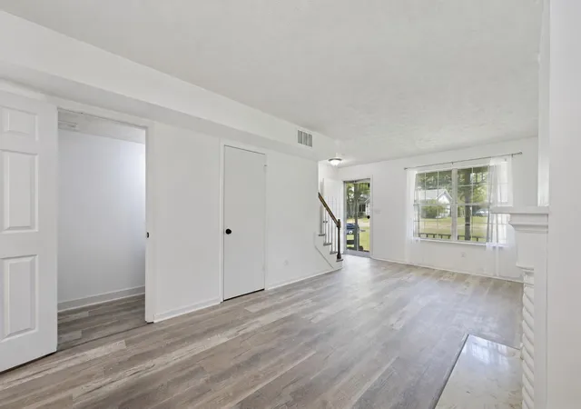 Photo 3 of Single family home for sale at 733 Lake Terrace Dr, Nashville, TN 37217 | MLS# 3526601 | Listing updated on 2026-09-13