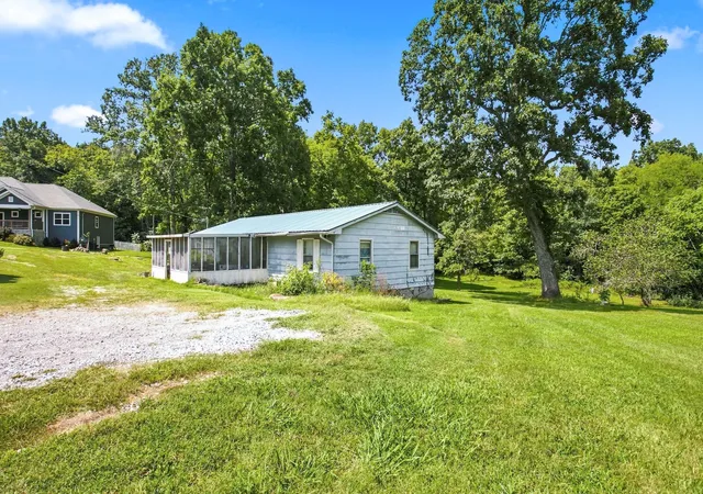 Photo 3 of Single family home for sale at 5462 Creek View Rd, Columbia, TN 38401 | MLS# 3526603 | Listing updated on 2026-09-10