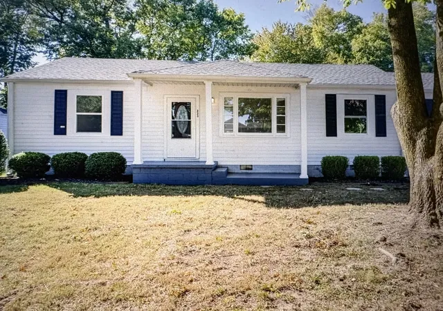 1st image of 223 W Hite St, Gallatin, TN 37066 | MLS# 3526611