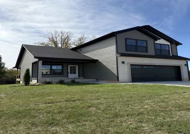 Photo 2 of Single family home for sale at 345 Hereford Farms, Clarksville, TN 37043 | MLS# 3526981 | Listing updated on 2026-10-10