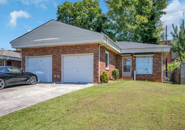 Photo 2 of Multi family home for sale at 108 Villa Cir, Dickson, TN 37055 | MLS# 3526940 | Listing updated on 2026-08-28