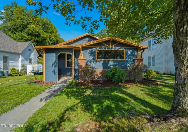1st image of 906 Pennsylvania Ave, Etowah, TN 37331 | MLS# 3526621