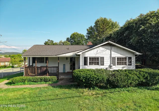 1st image of 100 Pallas Rd, Oak Ridge, TN 37830 | MLS# 3526641