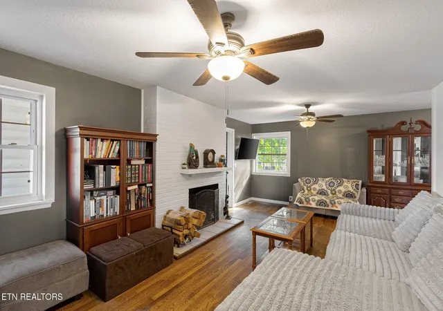image of 100 Pallas Rd, Oak Ridge, TN 37830 | MLS# 3526641