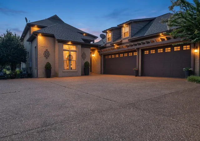 Single family home for sale at 41 Arbor Greens Cv, Covington, TN 38019 | MLS# 3545264