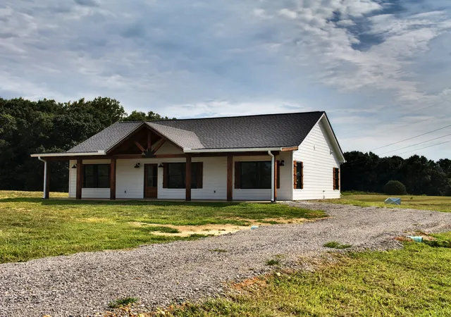 Photo 2 of Single family home for sale at 2044 Womble Ridge Rd, Ethridge, TN 38456 | MLS# 3601707 | Listing updated on 2026-09-27