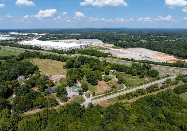 Photo 1 of Manufactured home for sale at 5327 Elam Rd, Murfreesboro, TN 37127 | MLS# 3546556 | Listing updated on 2026-09-12