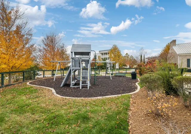 Listing Photo 2 - Condo for sale in building located at 6051 Rural Plains Cir, Franklin, TN 37064 - Unit #209