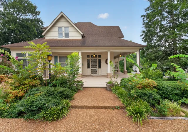 Photo 1 of Single family home for sale at 517 Laurel Ave, South Pittsburg, TN 37380 | MLS# 3527405 | Listing updated on 2026-08-27