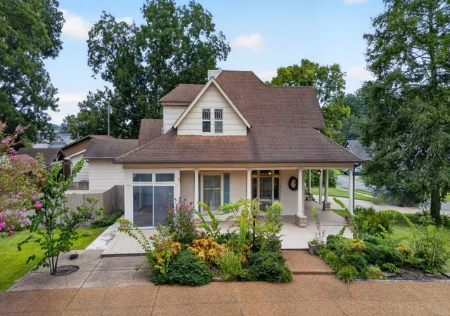 Photo 4 of Single family home for sale at 517 Laurel Ave, South Pittsburg, TN 37380 | MLS# 3527405 | Listing updated on 2026-08-27