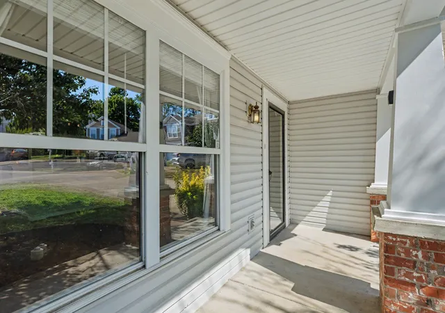 Photo 3 of Sale Pending at 3933 Bridgeview Ln, Nashville, TN 37221 | MLS# 3526794 | Listing updated on 2026-09-01