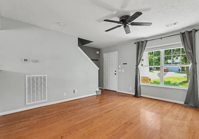 Photo 4 of Sale Pending at 3933 Bridgeview Ln, Nashville, TN 37221 | MLS# 3526794 | Listing updated on 2026-09-01