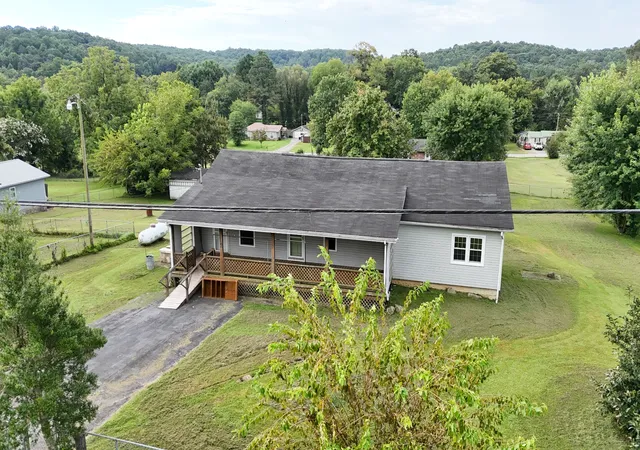 Single family home for sale at 252 7th Street, Tracy City, TN 37387 | MLS# 3629824