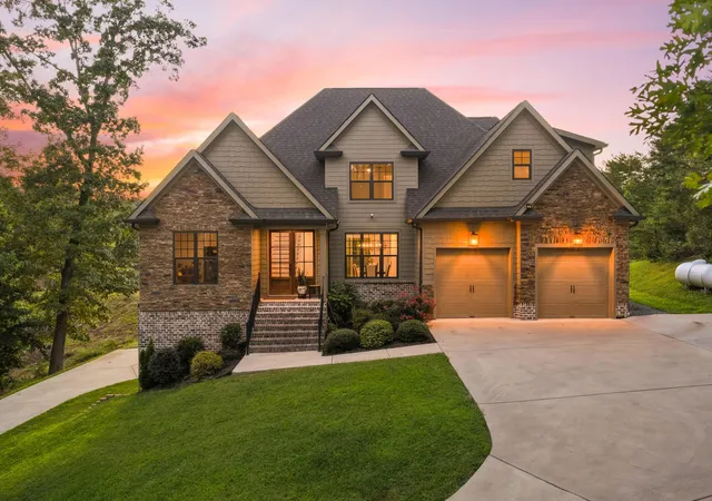 Photo 2 of Single family home for sale at 10660 Lost Lake Circle, Ooltewah, TN 37363 | MLS# 3526739 | Listing updated on 2026-09-23