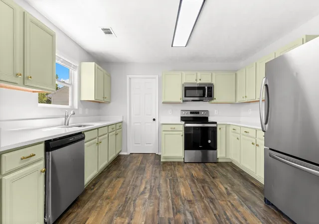 Photo 4 of Single family home for sale at 2879 Creekbend Dr, Nashville, TN 37207 | MLS# 3527544 | Listing updated on 2026-09-02