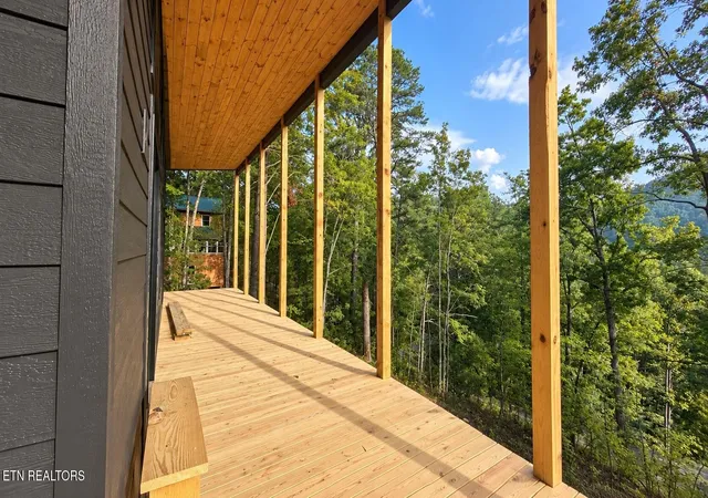 Photo 3 of Single family home for sale at 3173 Stepping Stone Dr, Sevierville, TN 37862 | MLS# 3544470 | Listing updated on 2026-10-08