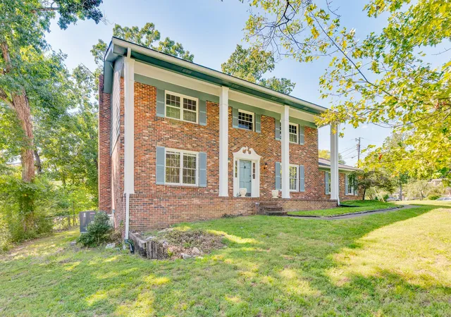 Photo 2 of Single family home for sale at 5661 Grayshore Lane, Hixson, TN 37343 | MLS# 3526808 | Listing updated on 2026-09-14