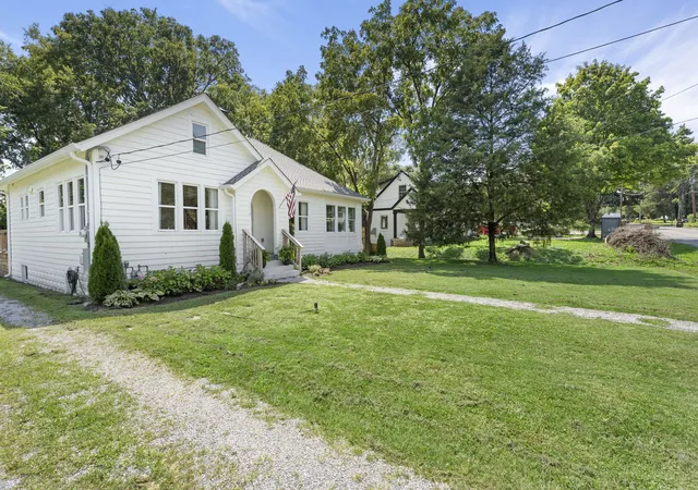 Photo 3 of Single family home for sale at 1118 Riverwood Dr, Nashville, TN 37216 | MLS# 3531681 | Listing updated on 2026-09-20