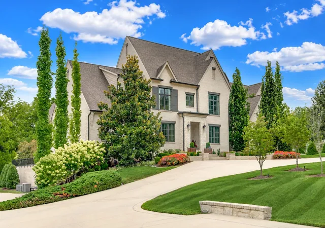 Photo 4 of Single family home for sale at 1004 Cartwright Close Dr, Brentwood, TN 37027 | MLS# 3528571 | Listing updated on 2026-09-18